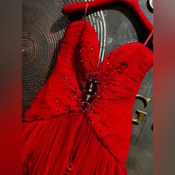 NWOT Jovani Vibrant Red feather strapless Prom/ quinceanera Dress Size 8 - Picture 4 of 6